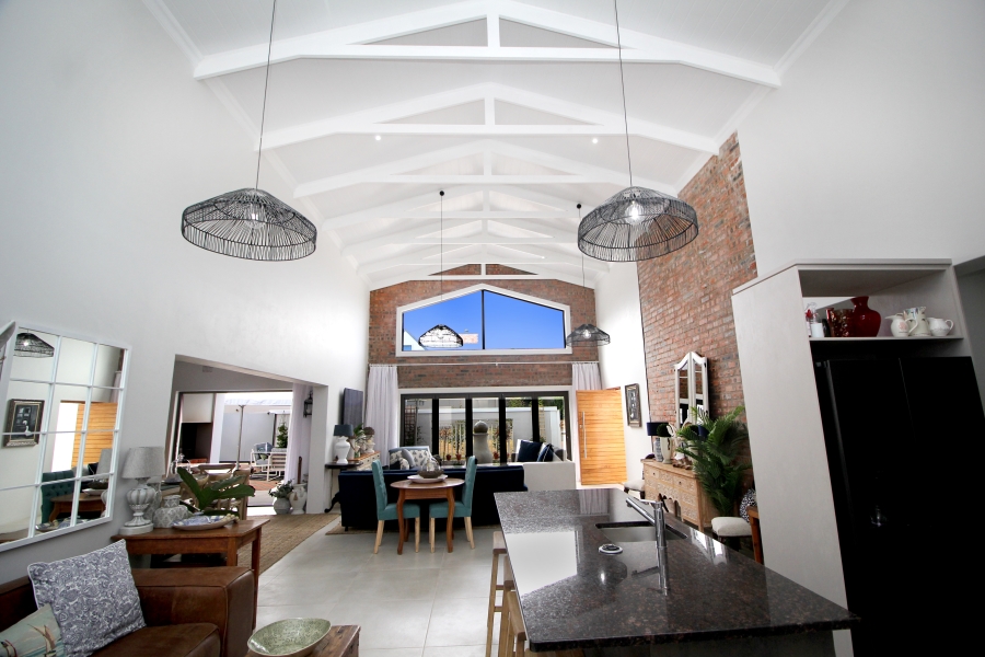 5 Bedroom Property for Sale in Hartenbos Central Western Cape